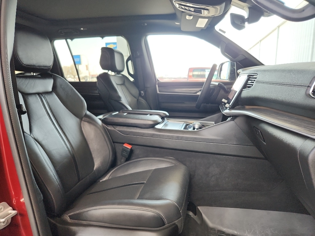 2024 Jeep Wagoneer Series III - Photo 10
