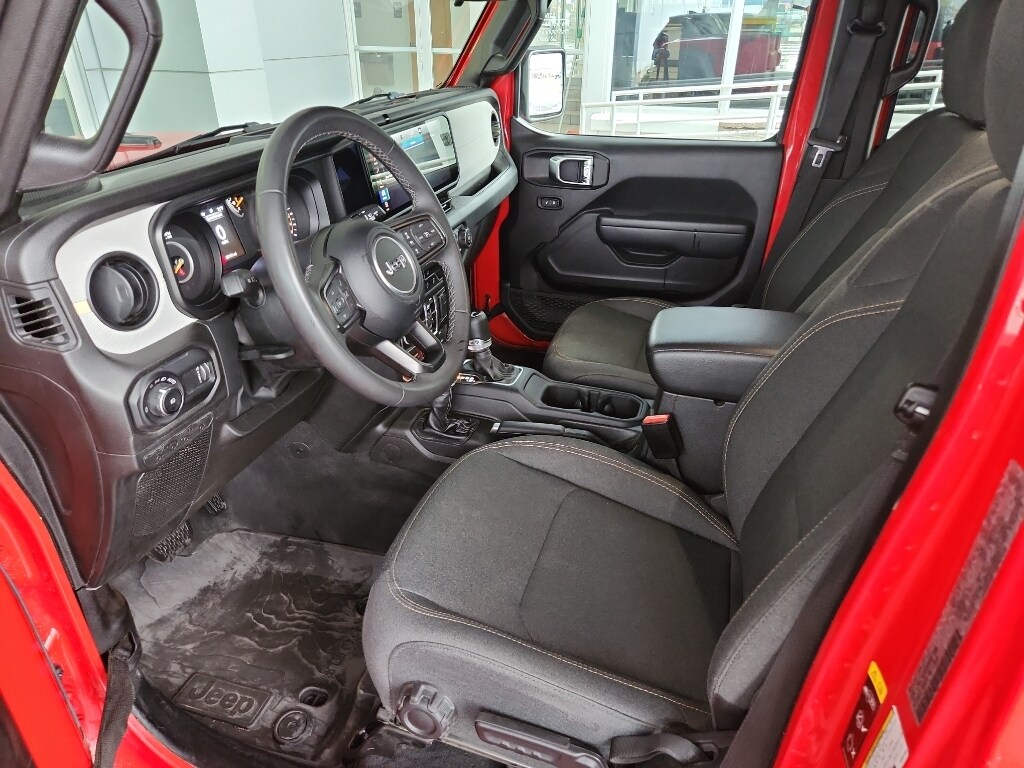 Used 2025 Jeep Wrangler Willys SUV