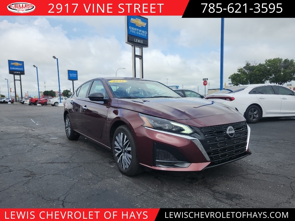 Used 2025 Nissan Altima SV Sedan