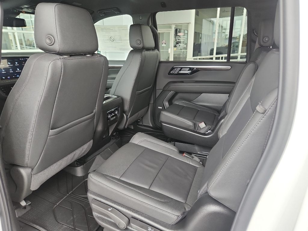 2026 Chevrolet Suburban LT - Photo 9