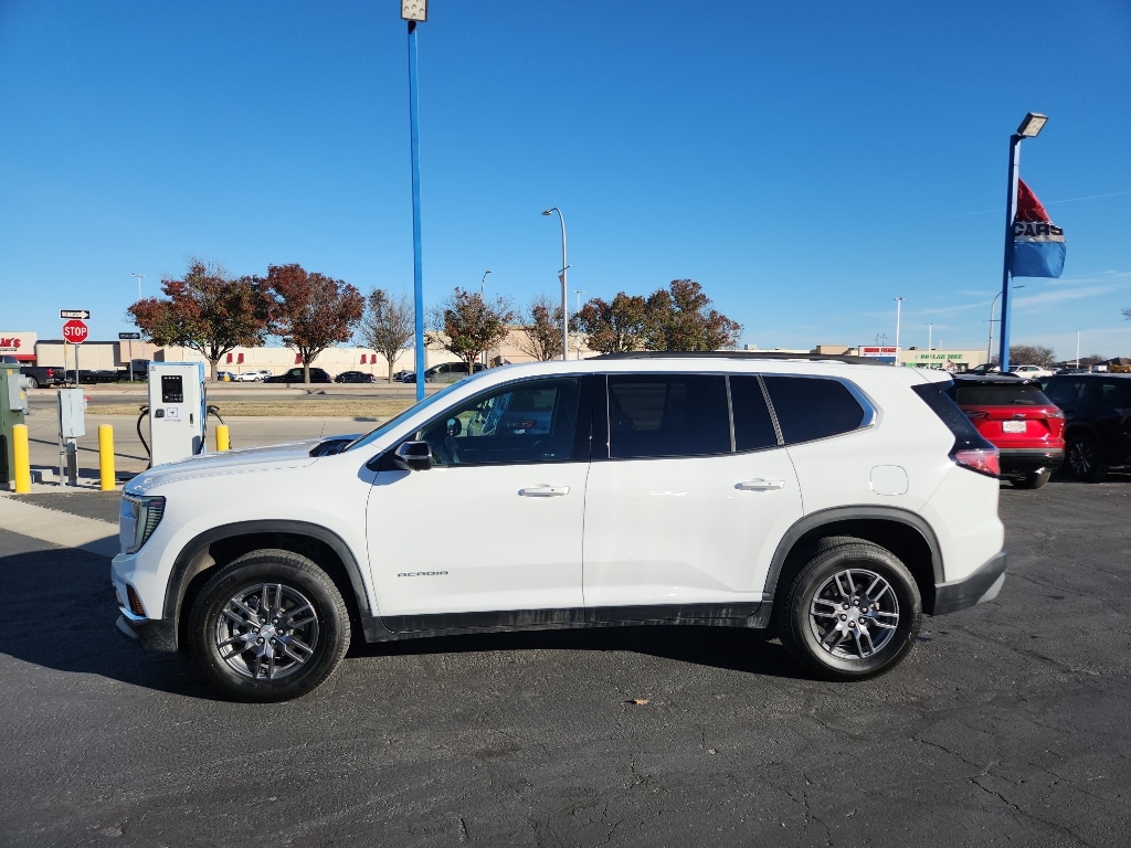 Used 2025 GMC Acadia Elevation SUV
