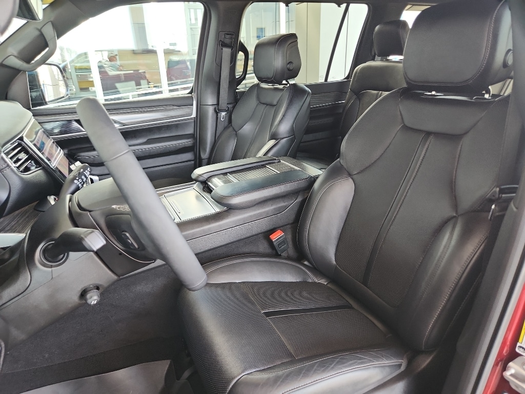 2024 Jeep Wagoneer Series III - Photo 8