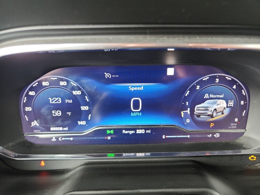 2022 Chevrolet Suburban RST photo 3