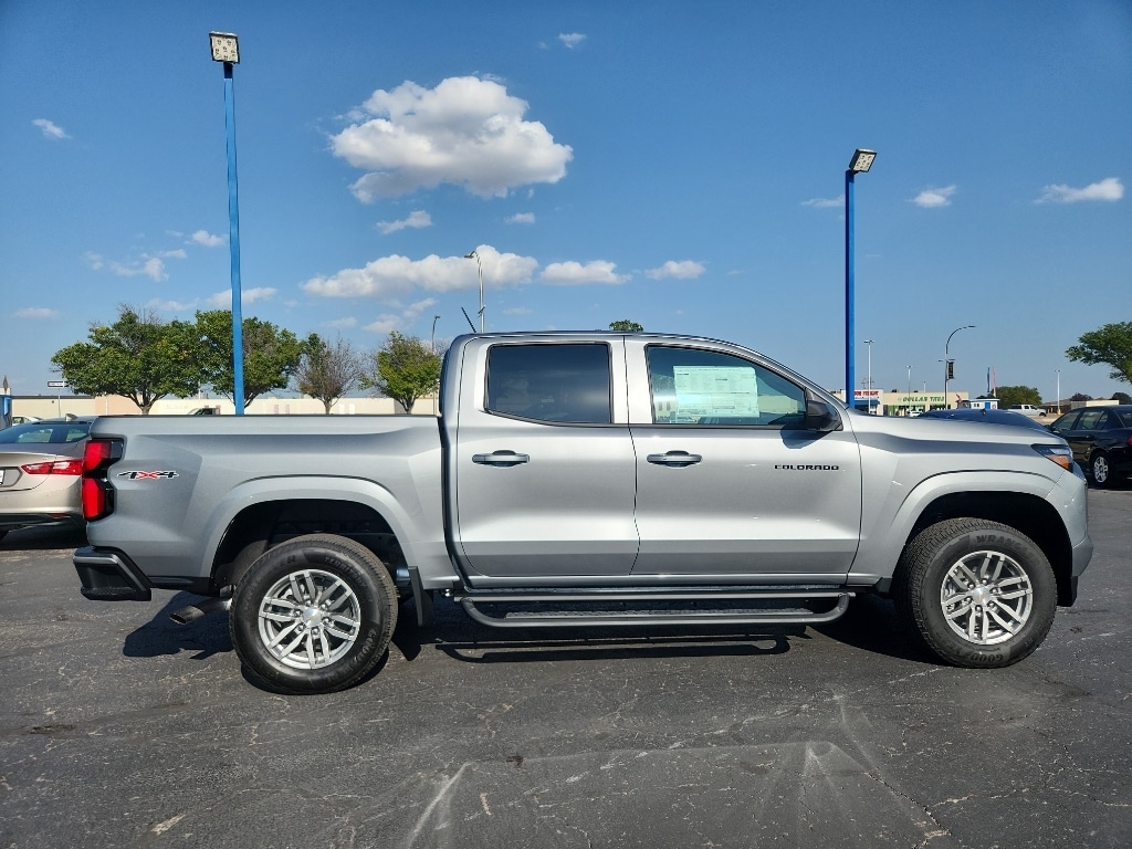 2026 Chevrolet Colorado LT - Photo 17