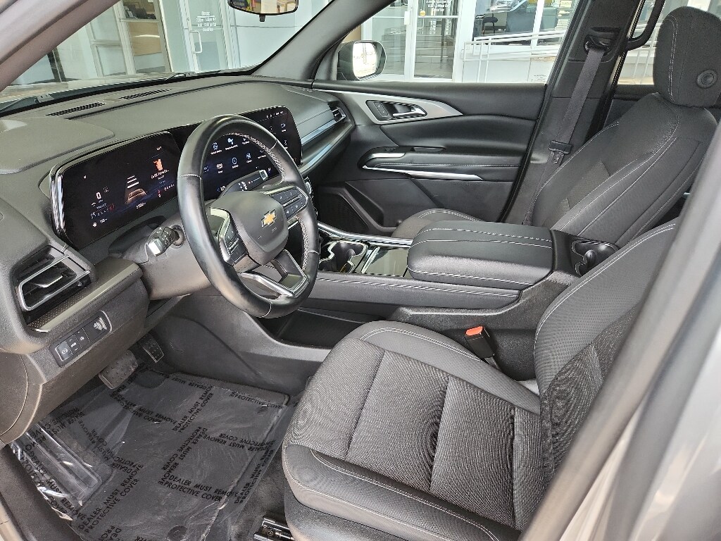Used 2024 Chevrolet Traverse LT SUV