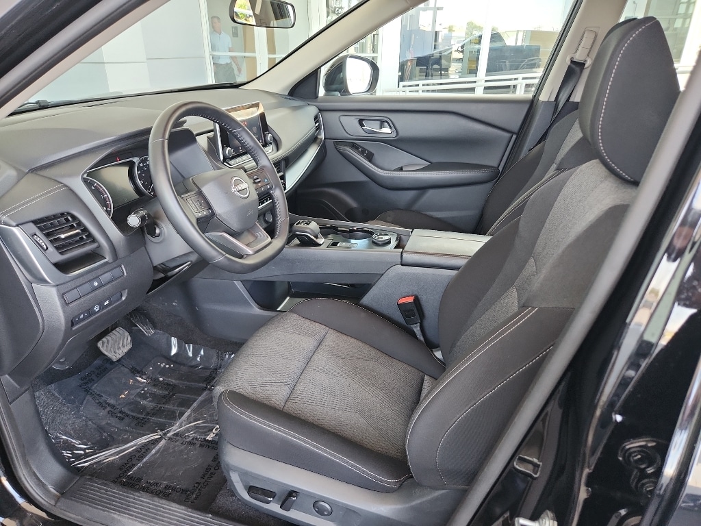 Used 2025 Nissan Rogue SV SUV
