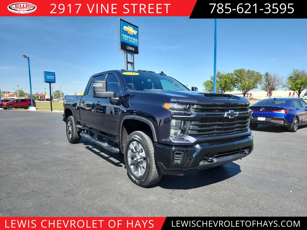 2024 Chevrolet Silverado HD Custom 4WD Crew Cab Standard Box's photo