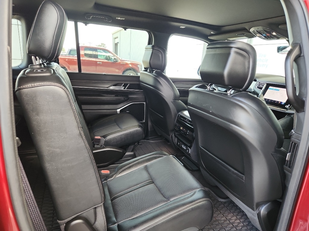 2024 Jeep Wagoneer Series III - Photo 13