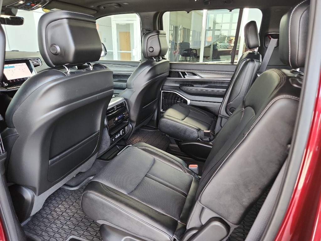2024 Jeep Wagoneer Series III - Photo 11