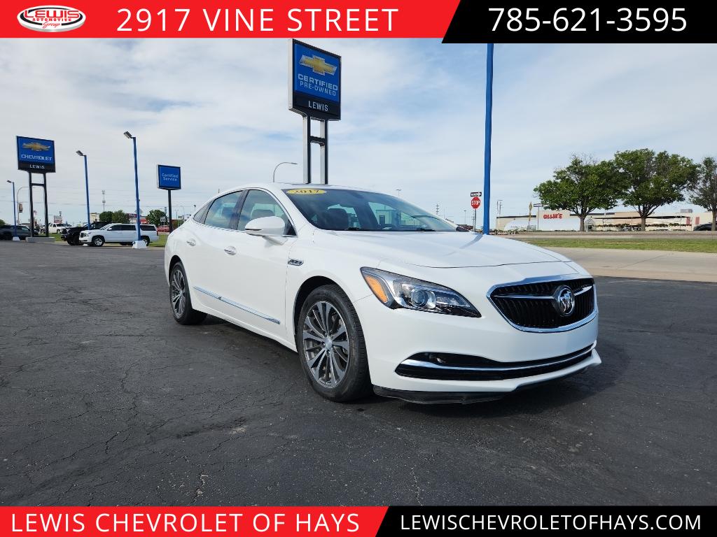 2017 Buick LaCrosse Essence's photo