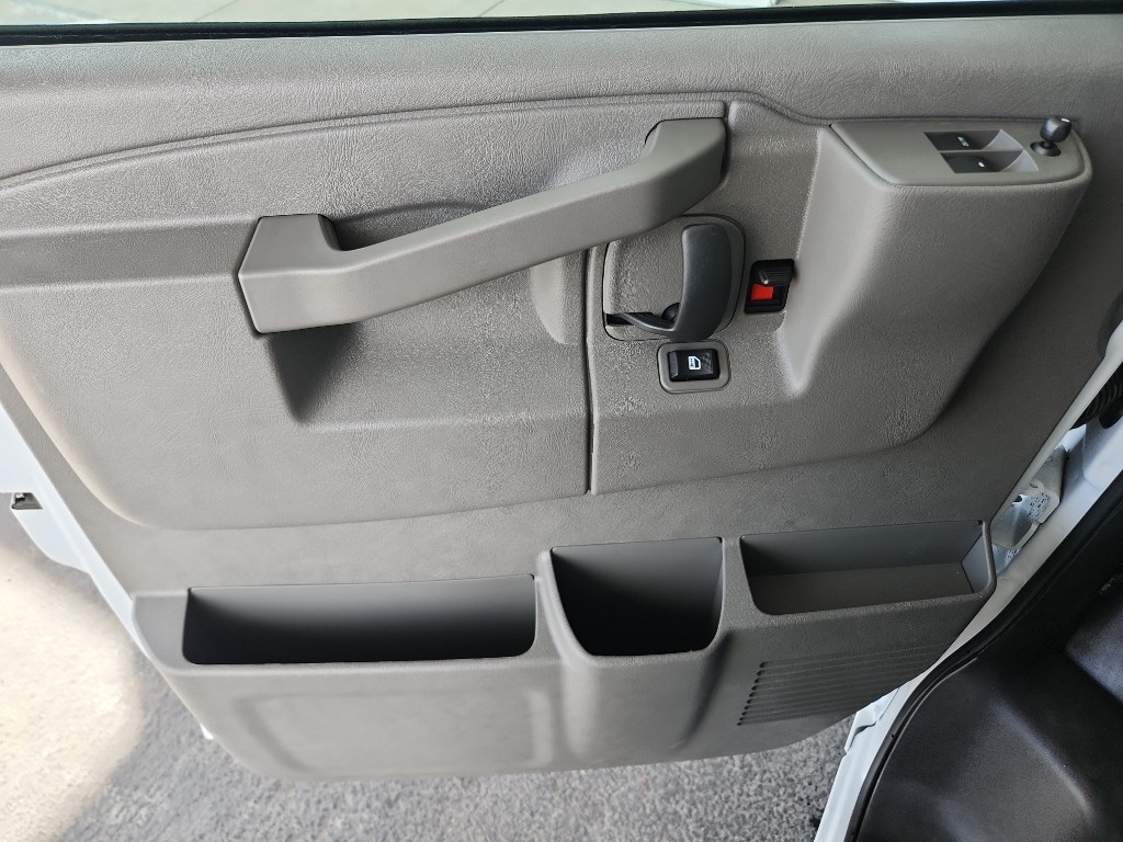 2025 Chevrolet Express Cargo Work Van - Photo 11