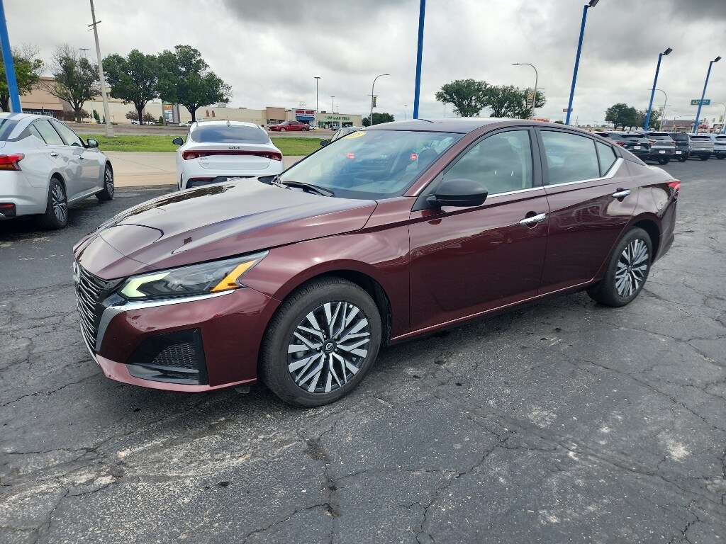Used 2025 Nissan Altima SV Sedan