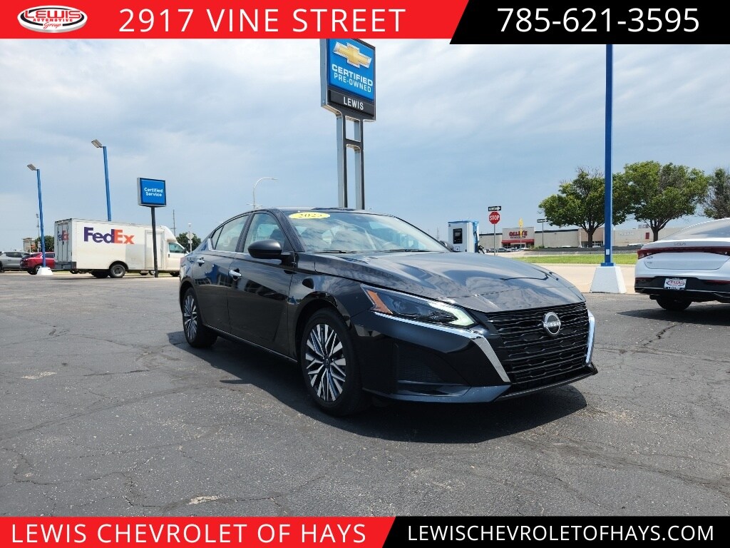 Used 2025 Nissan Altima SV Sedan