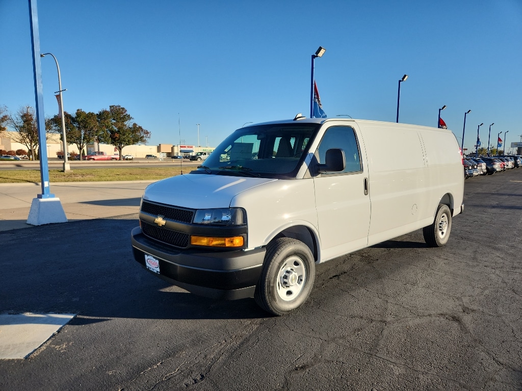 2025 Chevrolet Express Cargo Work Van - Photo 14