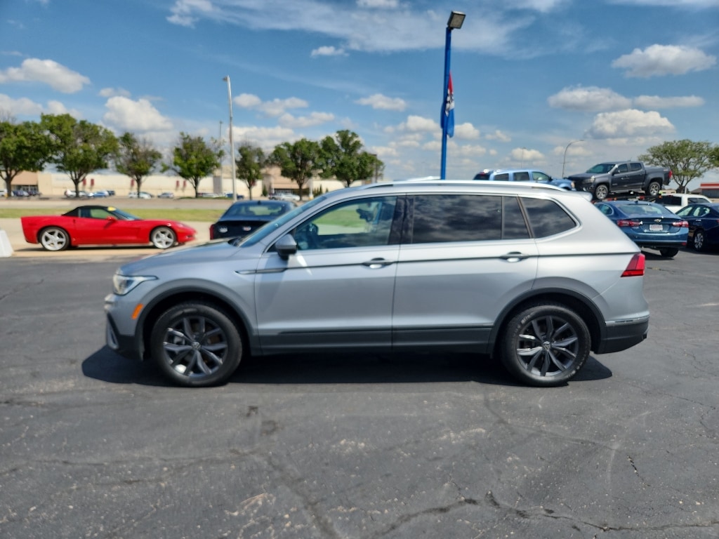 Used 2024 Volkswagen Tiguan SE SUV