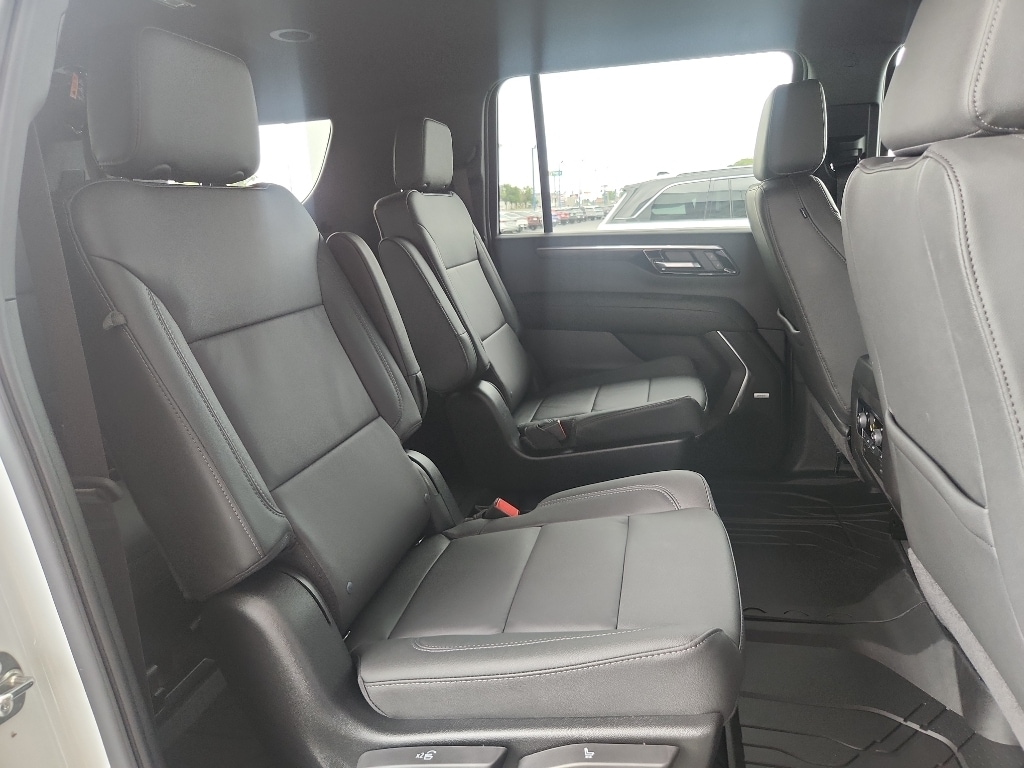 2026 Chevrolet Suburban LT - Photo 12