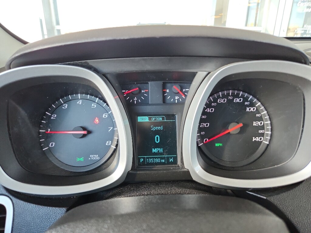 2018 Chevrolet Equinox LT photo 2