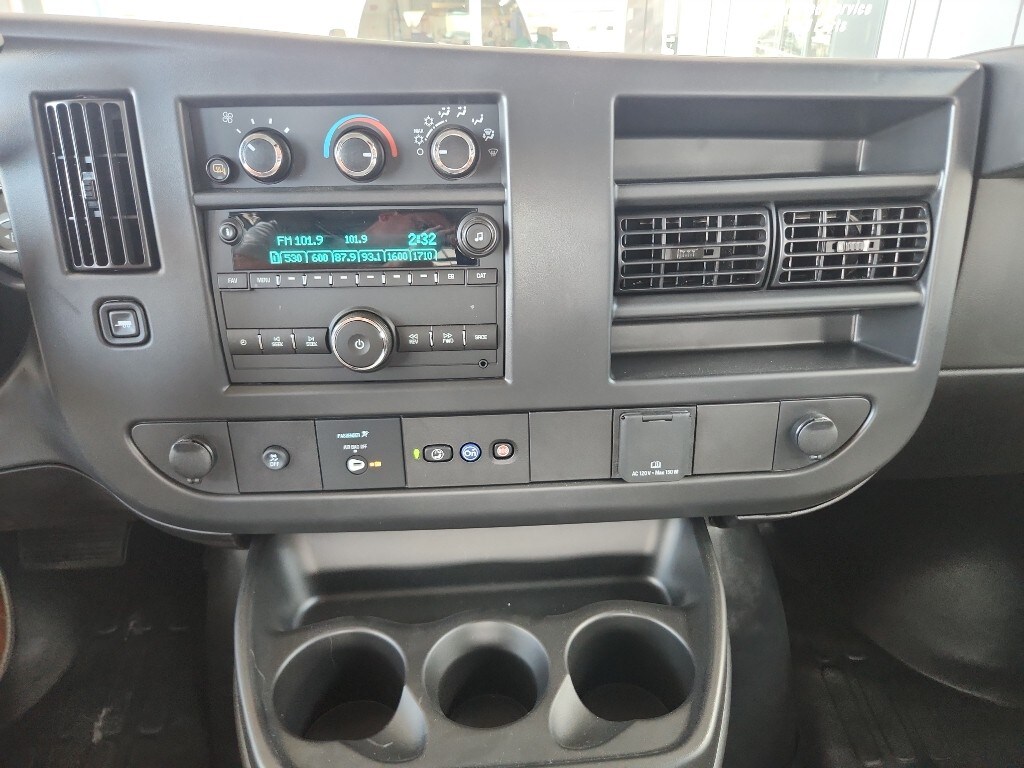2025 Chevrolet Express Cargo Work Van - Photo 8