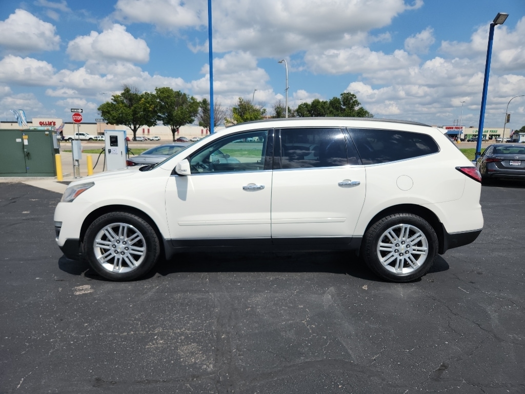 Used 2015 Chevrolet Traverse 1LT with VIN 1GNKRGKD9FJ205088 for sale in Hays, KS