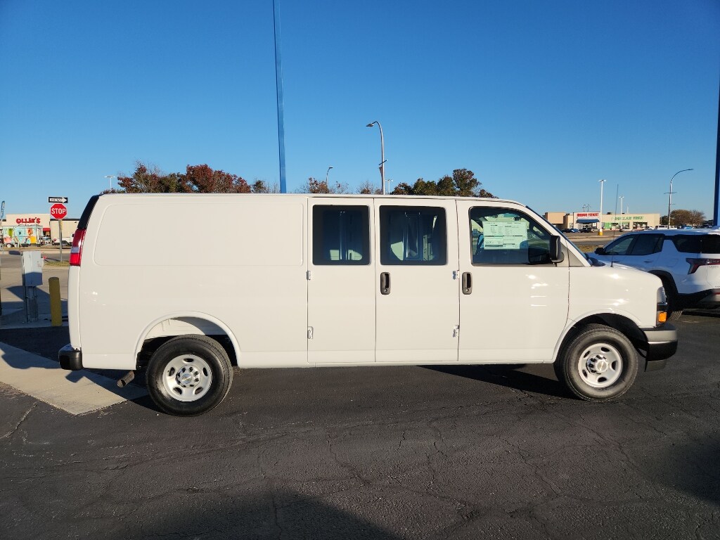 2025 Chevrolet Express Cargo Work Van - Photo 15