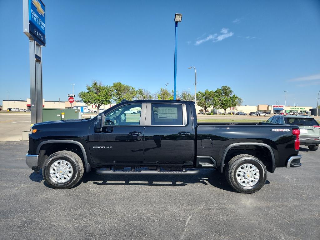 2025 Chevrolet Silverado 2500HD LT photo 2