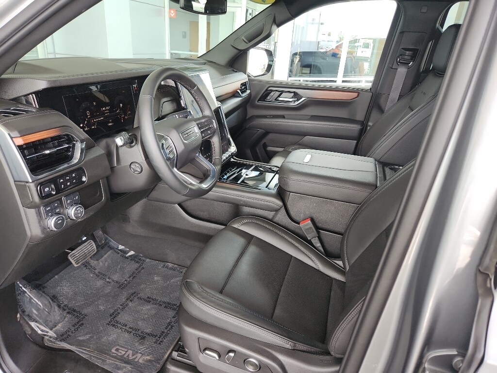 Used 2025 GMC Yukon XL Denali SUV