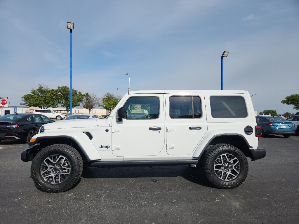 Used 2025 Jeep Wrangler Sahara SUV