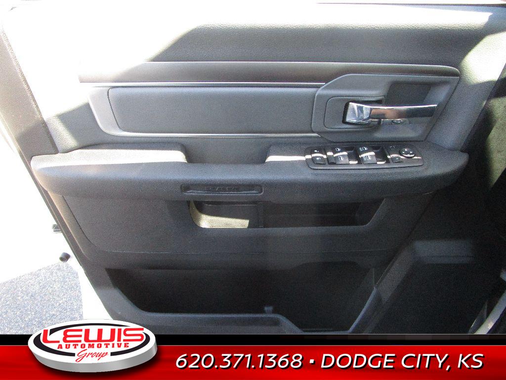 2023 Ram 1500 Classic SLT photo 3