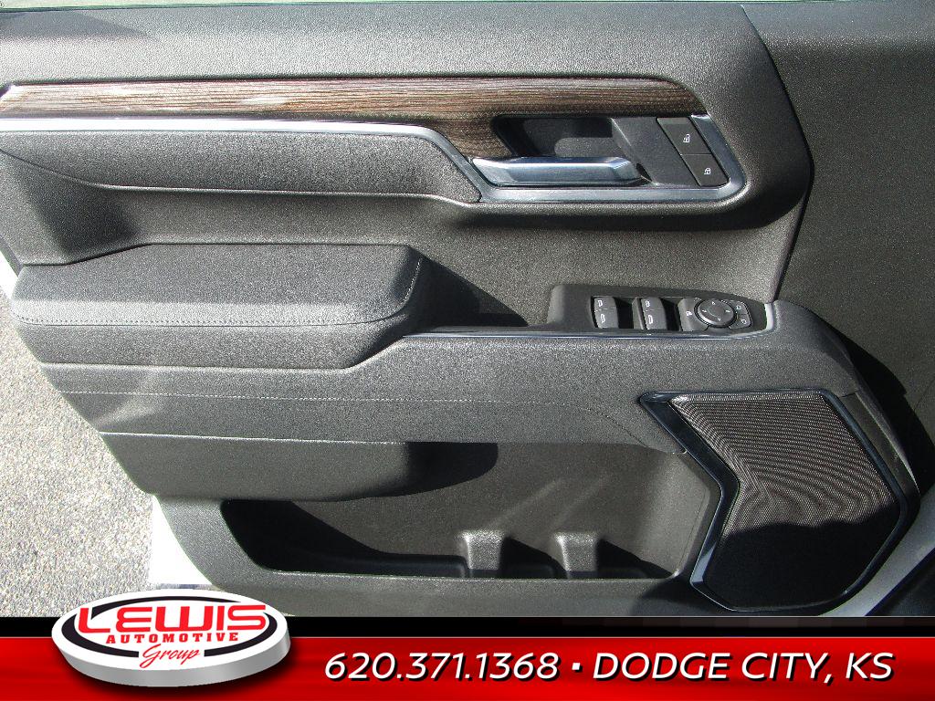 2026 Chevrolet Silverado 1500 LT photo 4