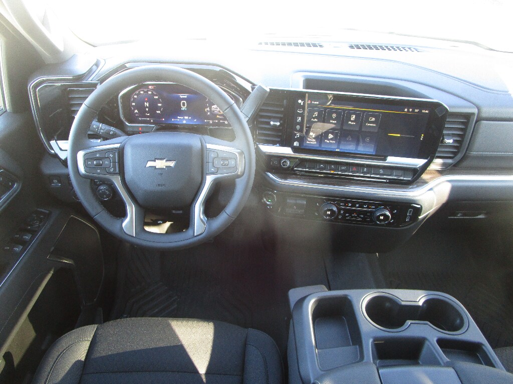 2026 Chevrolet Silverado 1500 LT photo 2