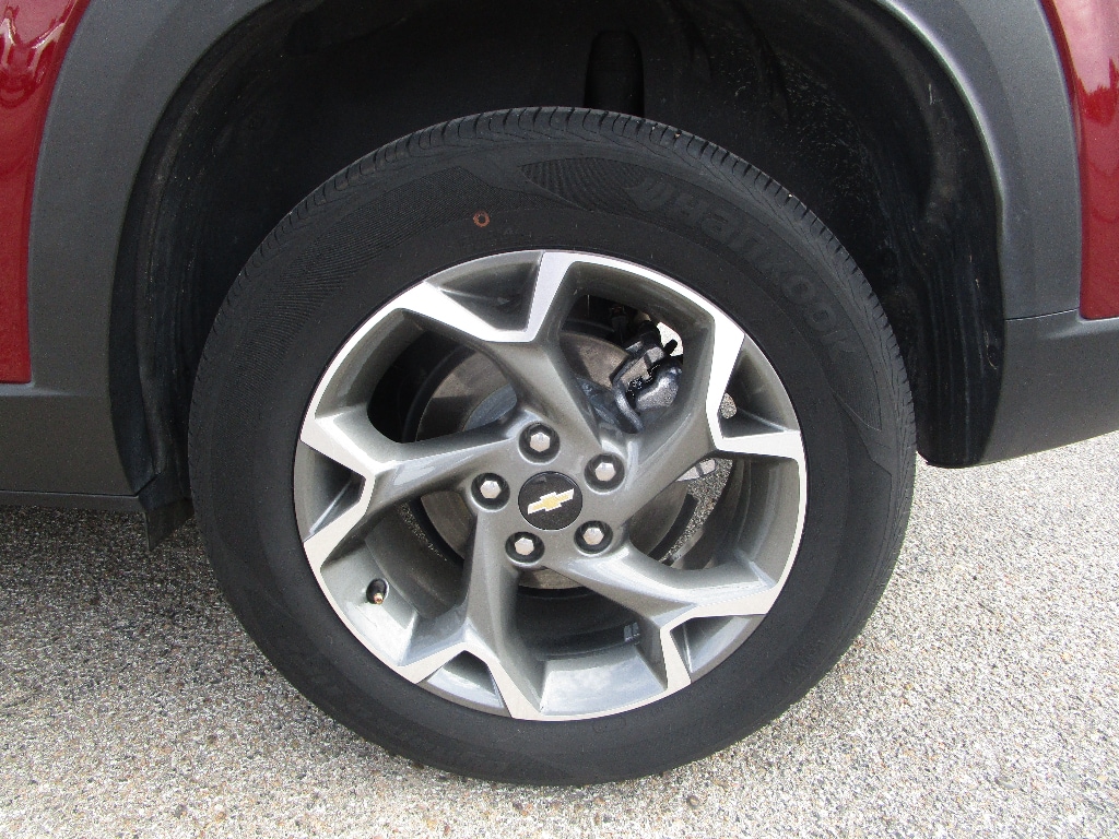 2025 Chevrolet Trax LT - Photo 16