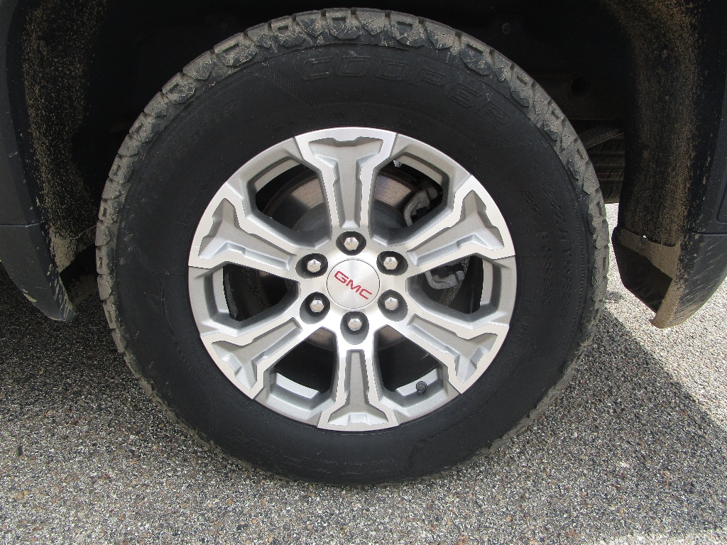 2024 GMC Sierra 1500 SLT - Photo 17