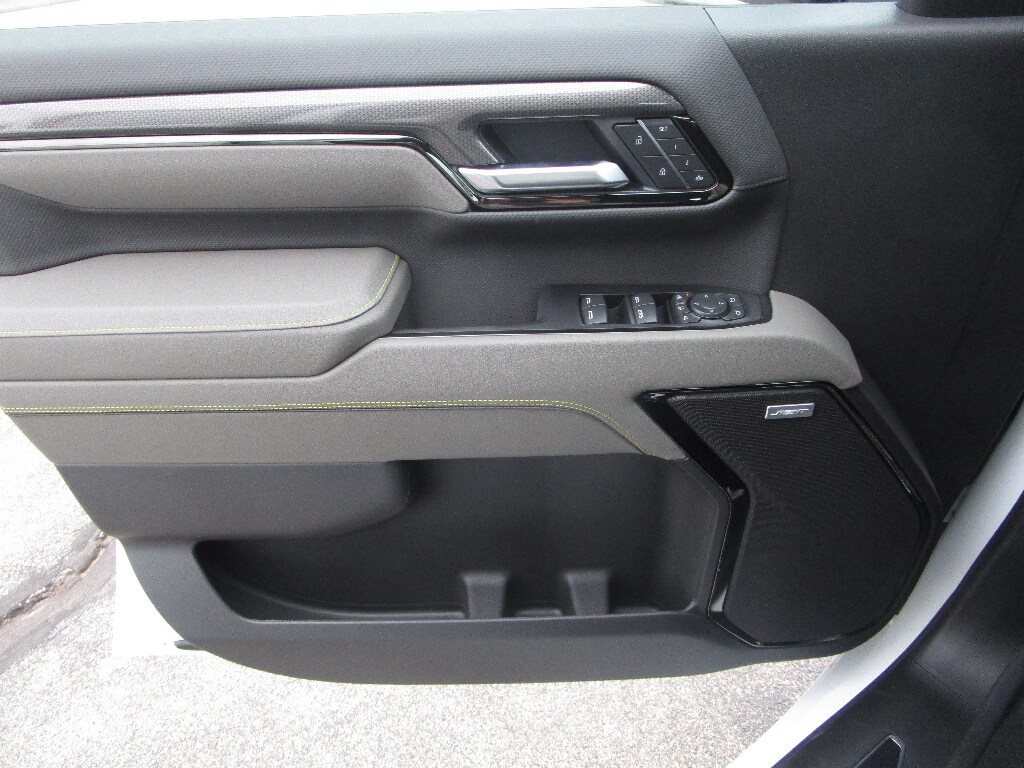 2026 Chevrolet Silverado 2500HD ZR2 photo 4