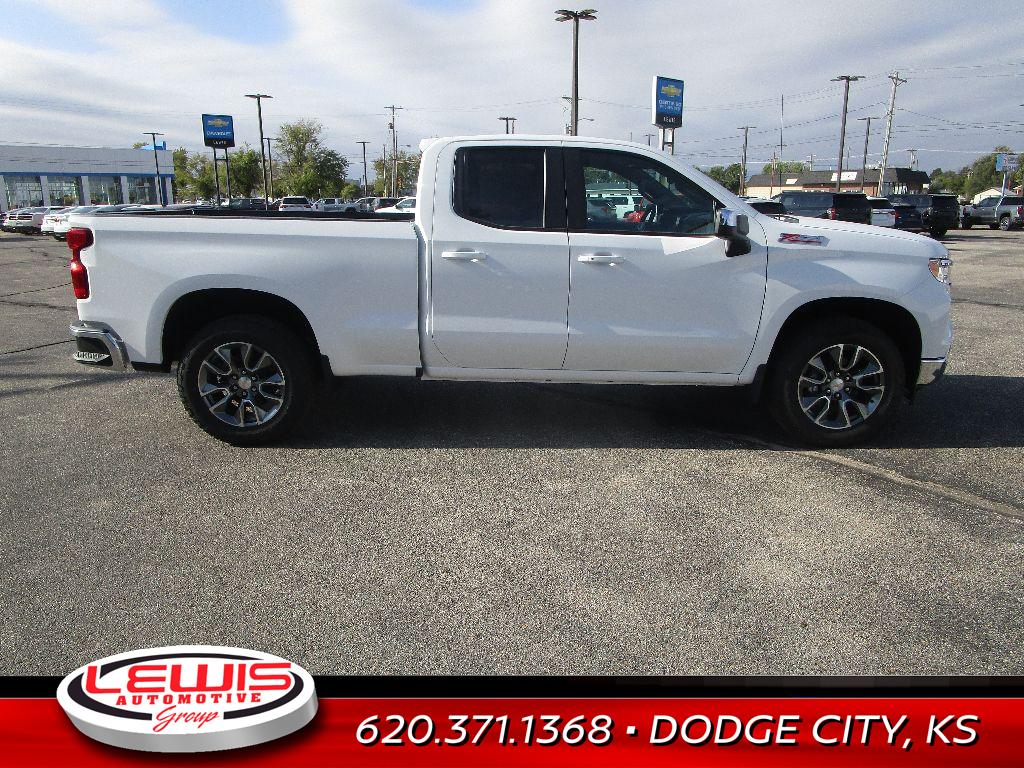 2026 Chevrolet Silverado 1500 LT photo 2