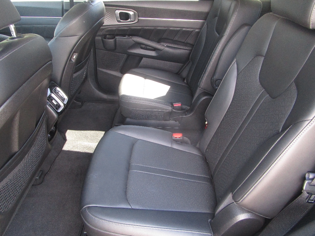 2023 Kia Sorento SX - Photo 11