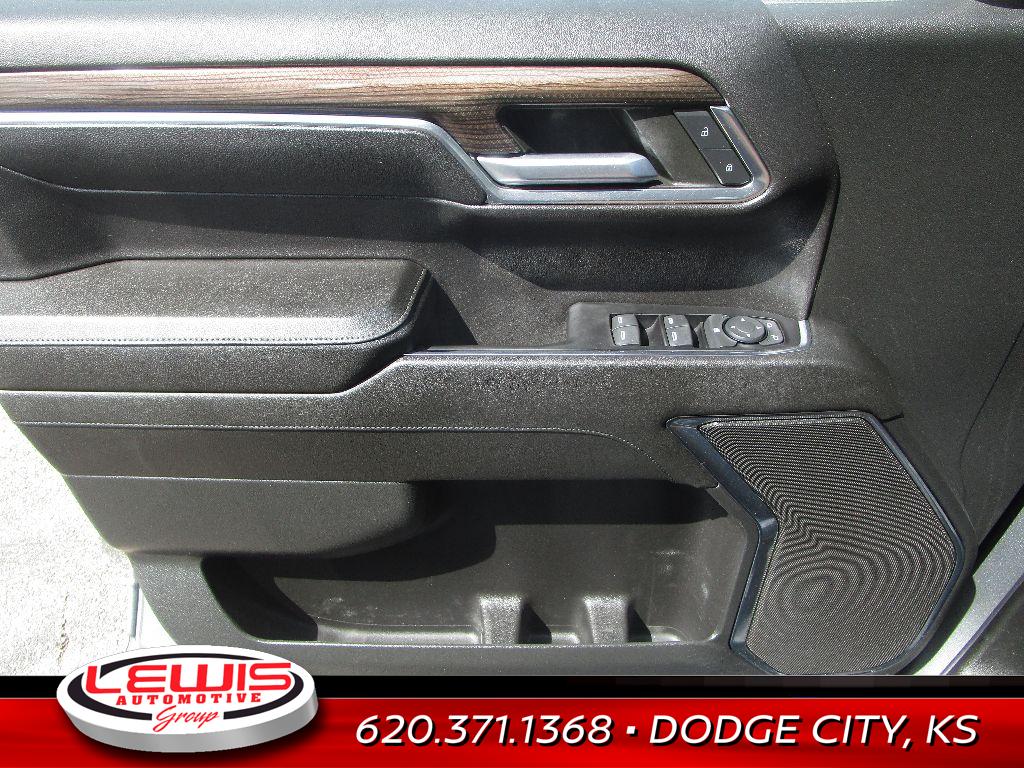 2023 Chevrolet Silverado 1500 LT photo 3