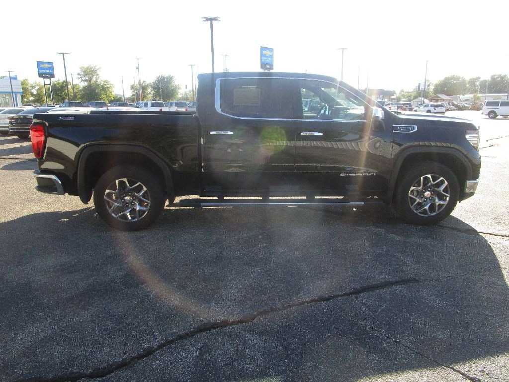New 2025 GMC Sierra 1500 SLT Truck