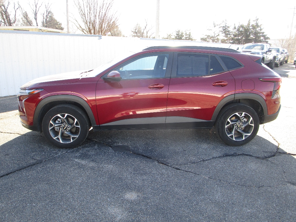 2024 Chevrolet Trax LT - Photo 14