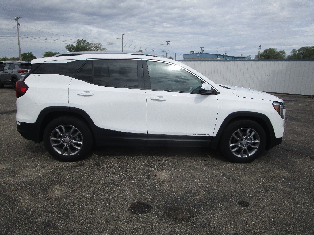 Used 2024 GMC Terrain SLT SUV