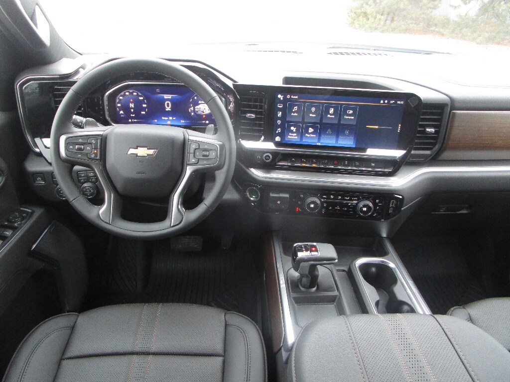 2026 Chevrolet Silverado 1500 High Country photo 3