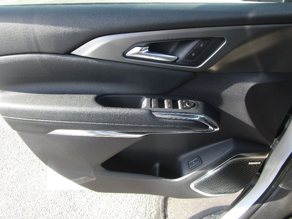 2026 Chevrolet Traverse LT - Photo 13