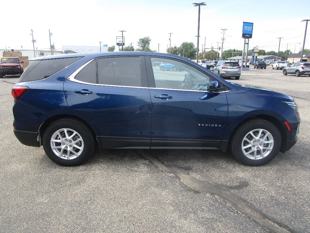 Used 2022 Chevrolet Equinox LT with VIN 3GNAXUEV8NL212643 for sale in Dodge City, KS