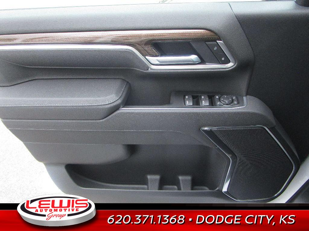 2025 Chevrolet Silverado 2500HD LT photo 4