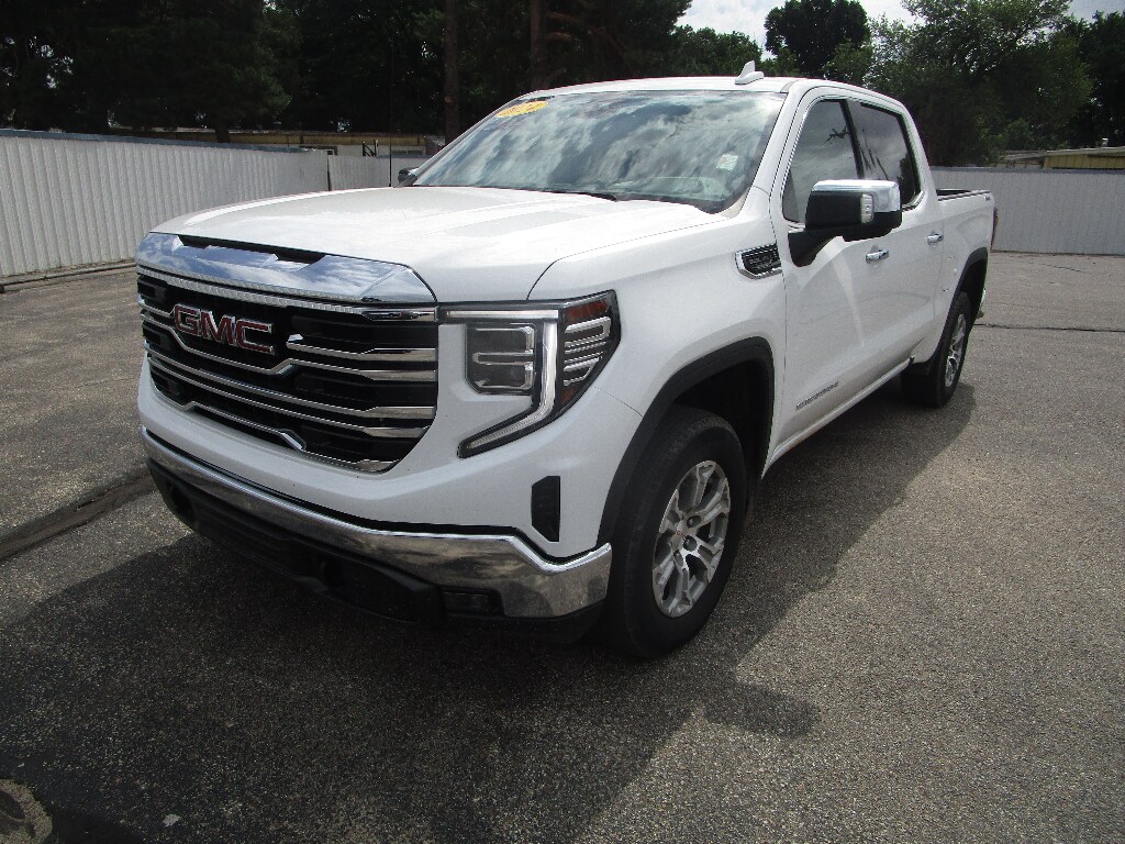 2024 GMC Sierra 1500 SLT - Photo 16