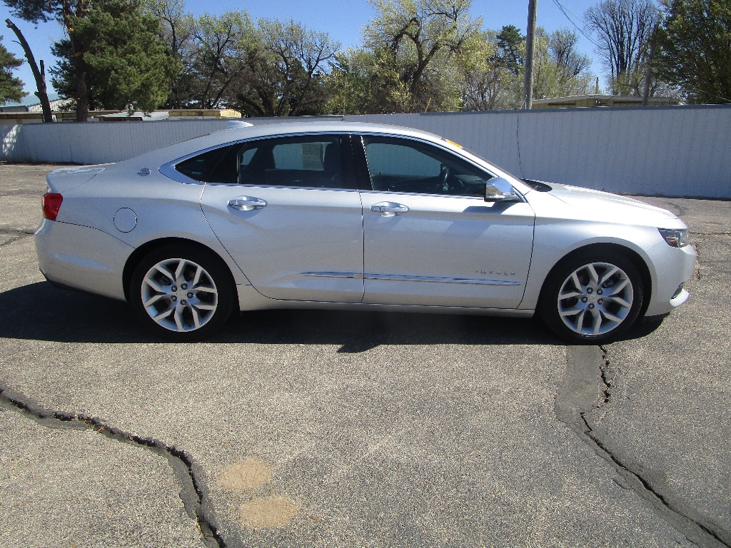 Used 2018 Chevrolet Impala Premier with VIN 2G1125S34J9147215 for sale in Dodge City, KS
