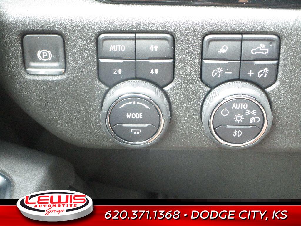 2025 Chevrolet Silverado 1500 RST photo 2
