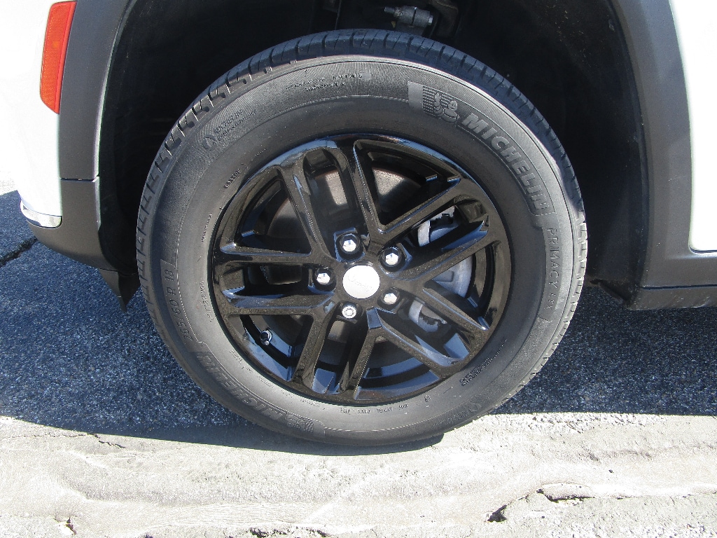 2024 Jeep Grand Cherokee L Laredo - Photo 19