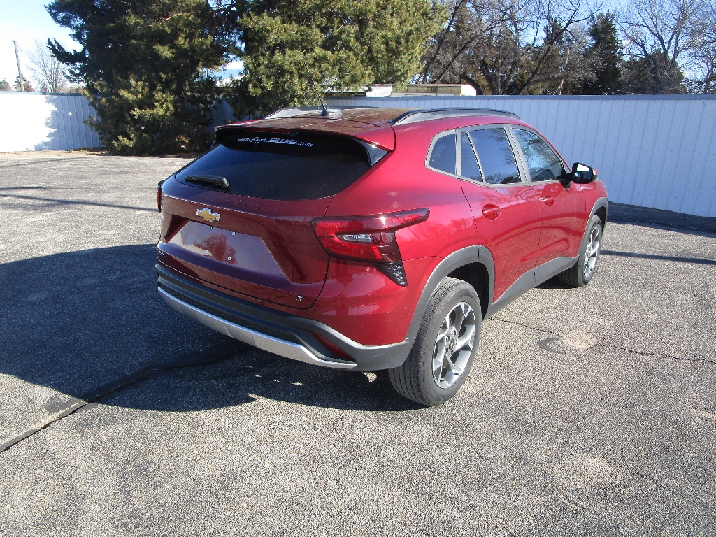 2024 Chevrolet Trax LT - Photo 12