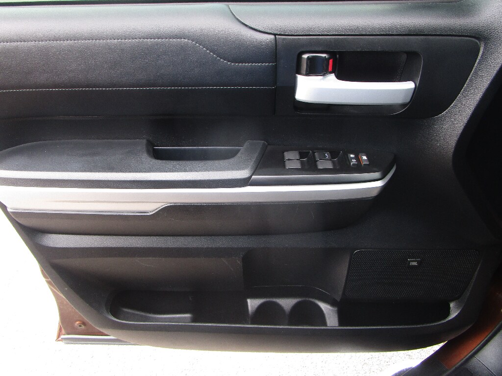 2017 Toyota Tundra Limited photo 2