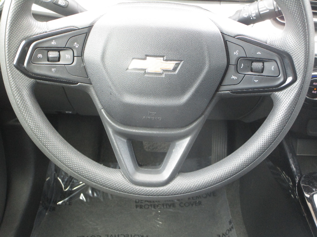 2025 Chevrolet Trax LT - Photo 5